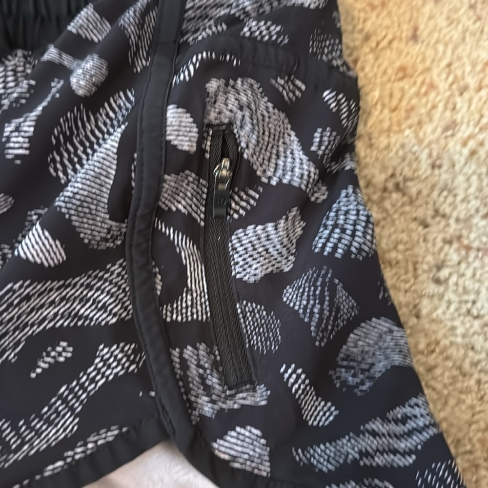 Black and white printed Lululemon athletic shorts - Picture 2 of 4